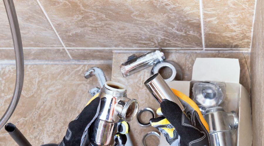 Professional gutter cleaning in Hennepin, OK